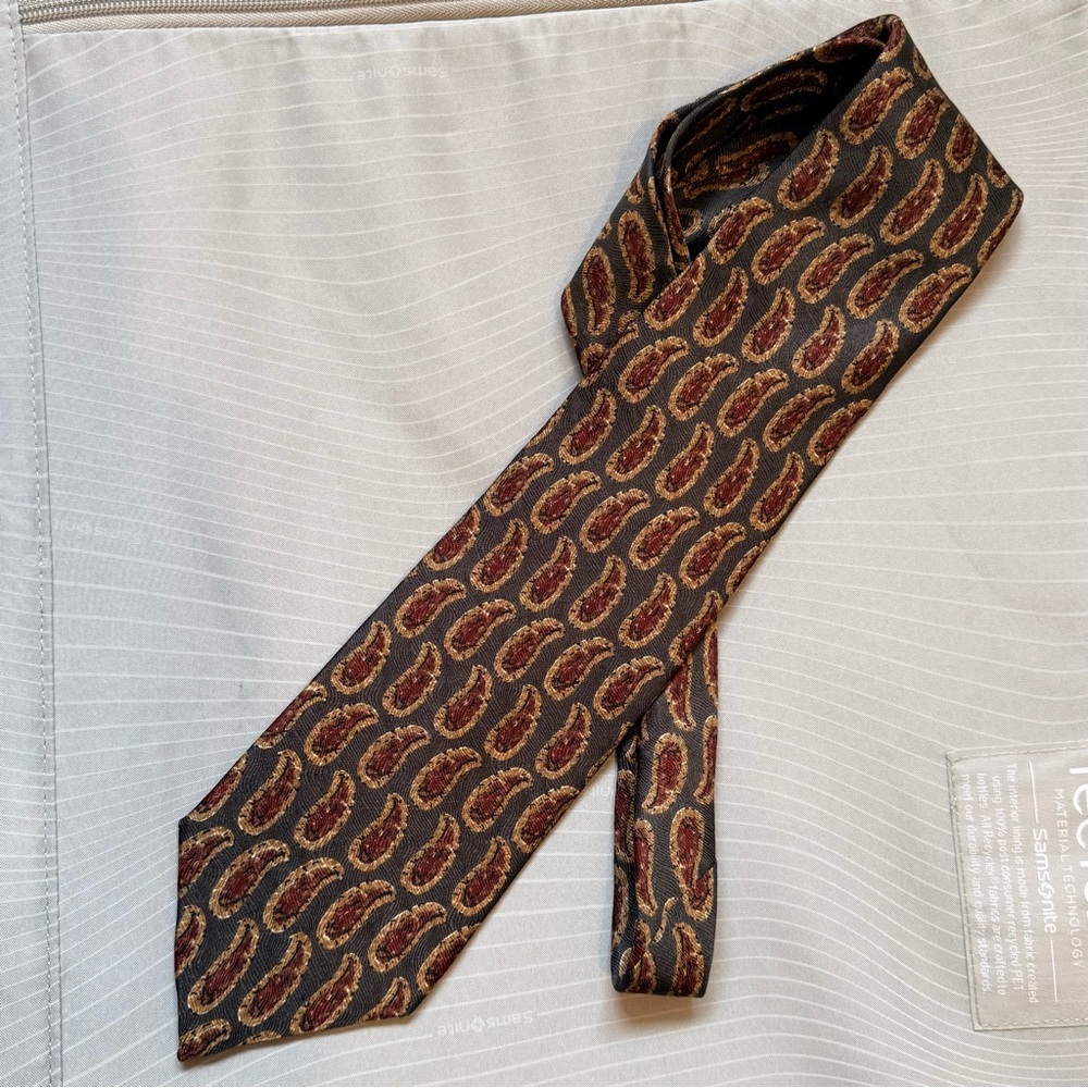 Graham & Lockwood Men’s Tie in Brown and Gold Paisley 100% Silk Made in England